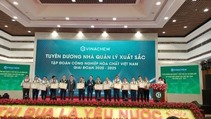 Vinachem tuyên dương các Nhà quản lý xuất sắc giai đoạn 2020-2025.