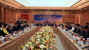Quang cảnh hội nghị trao đổi lý luận lần thứ 11 giữa Đảng Cộng sản Việt Nam và Đảng Cộng sản Nhật Bản tại Hưng Yên. (Ảnh: TTXVN)