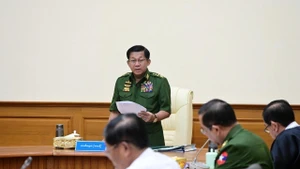 Thống tướng Min Aung Hlaing tại cuộc họp Hội đồng Quốc phòng và An ninh Quốc gia Myanmar ở Nay Pyi Taw, ngày 31/7/2025. (Ảnh: THX/TTXVN)
