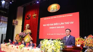 Đồng chí Trần Cẩm Tú, Ủy viên Bộ Chính trị, Thường trực Ban Bí thư, Bí thư Đảng ủy các cơ quan Đảng Trung ương phát biểu chỉ đạo Đại hội đại biểu Đảng bộ Học viện Chính trị quốc gia Hồ Chí Minh lần thứ XV, nhiệm kỳ 2025-2030.