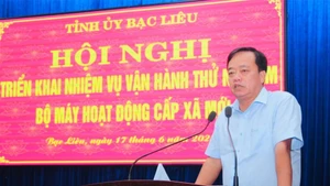 Đồng chí Huỳnh Quốc Việt, Ủy viên dự khuyết Trung ương Đảng, Phó Bí thư Thường trực Tỉnh ủy Bạc Liêu phát biểu chỉ đạo tại hội nghị.