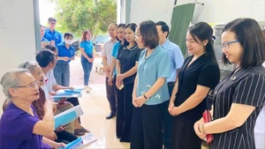 Ủy ban Mặt trận tổ quốc xã Đan Phượng, Hà Nội tổ chức thăm hỏi người có công trên địa bàn nhân dịp kỷ niệm Ngày thương binh, liệt sĩ 27/7.