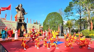 Chương trình văn nghệ chào mừng.