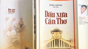 Bìa sách “Dấu xưa Cần Thơ” của tác giả Đăng Huỳnh.