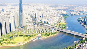 Một góc đô thị Thành phố Hồ Chí Minh. (Ảnh THẾ ANH)