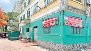 Diện tích tầng 1 khu nhà ở công nhân Kim Chung bỏ hoang, lãng phí.