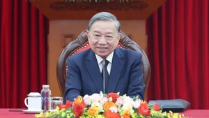 Tổng Bí thư Tô Lâm điện đàm với Chủ tịch Đảng Nhân dân Campuchia Hun Sen. (Ảnh: TTXVN)