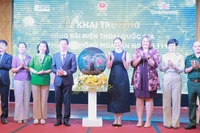 Các đại biểu khai trương Tổng đài điện thoại quốc gia về phòng, chống mua bán người 111 (Ảnh Ban tổ chức)