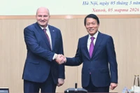 Đại tướng Lương Tam Quang, Ủy viên Bộ Chính trị, Bộ trưởng Công an và Bộ trưởng Tình trạng khẩn cấp Liên bang Nga Aleksandr Kurenkov. (Ảnh Bộ Công an)