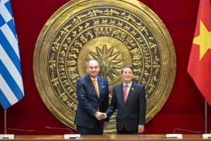 Phó Chủ tịch Quốc hội Nguyễn Đức Hải hội đàm với Phó Chủ tịch thứ nhất Quốc hội Hy Lạp Ioannis Plakiotakis.