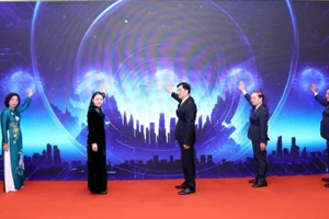 Lãnh đạo Trung ương và thành phố Hà Nội tham dự lễ ra mắt phần mềm "Mặt trận số".