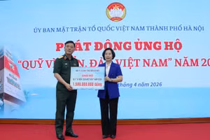 Ngay tại lễ phát động, 115 tập thể, cá nhân đã ủng hộ Quỹ "Vì biển, đảo Việt Nam".