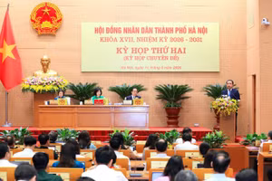 Đồng chí Trần Đức Thắng, Ủy viên Bộ Chính trị, Bí thư Thành ủy Hà Nội phát biểu chỉ đạo tại Kỳ họp chuyên đề của Hội đồng nhân dân thành phố.