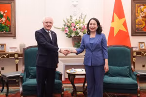 Phó Chủ tịch nước Võ Thị Ánh Xuân và Đại sứ Argentina tại Việt Nam Marcos Antonio Bednarski.