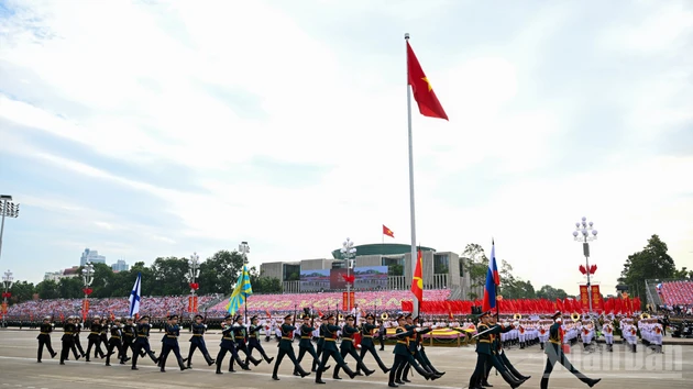 Tại buổi Tổng duyệt sáng 30/8, bốn đoàn quân đội quốc tế gồm: Trung Quốc, Nga, Lào và Campuchia đã tham gia diễu binh, diễu hành trên Quảng trường Ba Đình. (Ảnh: DUY LINH)