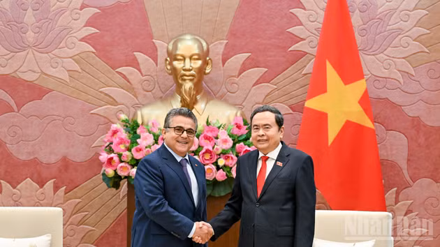 Chủ tịch Quốc hội Trần Thanh Mẫn tiếp Đại sứ Palestine Saadi Salama nhân dịp kết thúc nhiệm kỳ công tác. (Ảnh: DUY LINH)