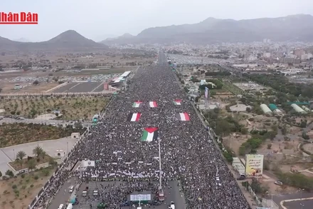 [Video] Lực lượng Houthi phóng tên lửa siêu vượt âm vào Israel