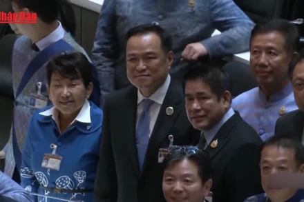 [Video] Tân Thủ tướng Thái Lan cam kết giải quyết các vấn đề cấp bách