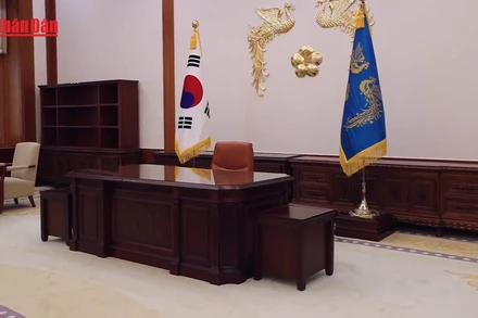 [Video] Tổng thống Hàn Quốc trở lại làm việc và sinh sống tại Nhà Xanh 