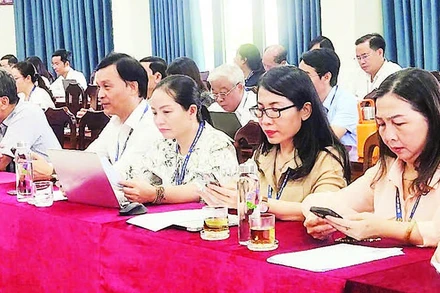 Lực lượng cán bộ trí thức làm công tác nghiên cứu khoa học ở miền trung-Tây Nguyên hiện còn khá mỏng.