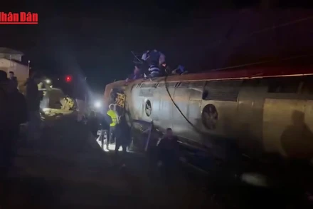 [Video] Tây Ban Nha: Hai tàu cao tốc va chạm khiến ít nhất 21 người thiệt mạng