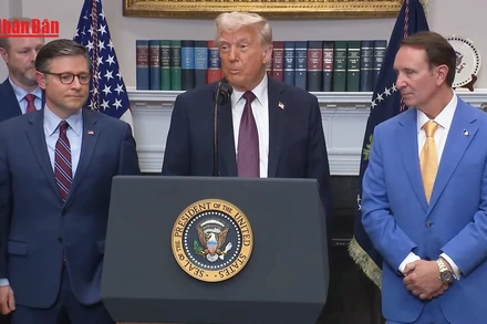 [Video] Ông D. Trump tuyên bố gặp ông V. Putin không cần điều kiện 