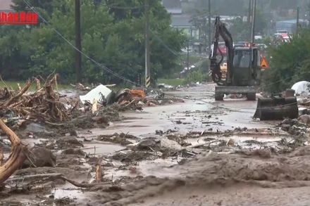 [Video] Hàn Quốc tổng lực tìm người mất tích sau lũ, thiệt hại hơn 100 triệu USD