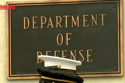 [Video] Mỹ đổi tên Bộ Quốc phòng thành “Bộ Chiến tranh”