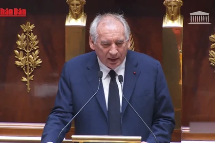 [Video] Thủ tướng Pháp bị phế truất chỉ sau 9 tháng tại nhiệm