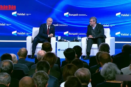 [Video] Tổng thống Nga để ngỏ khả năng khôi phục toàn diện quan hệ với Mỹ