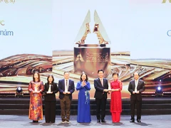 Phó Chủ tịch nước Võ Thị Ánh Xuân trao các giải hạng mục Giải thưởng Hành động vì Cộng đồng năm 2025.