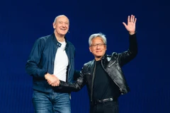 Ông Roland Busch, Chủ tịch kiêm Tổng giám đốc Siemens AG và ông Jensen Huang, nhà sáng lập kiêm Tổng giám đốc Nvidia.