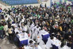 Trong Ngày hội “Sống khỏe mỗi ngày 2025” tại Hải Phòng, hơn 1.000 người dân thành phố đã được khám sức khỏe và sàng lọc bệnh tiêu hóa miễn phí. (Ảnh: HOÀNG HẰNG)