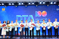 Ra mắt Câu lạc bộ và Cổng thông tin điện tử Niềm tin số Hải Phòng. (Ảnh: XUÂN TRƯỜNG)