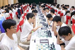 Các kỳ thủ đua tài trong giải đấu.