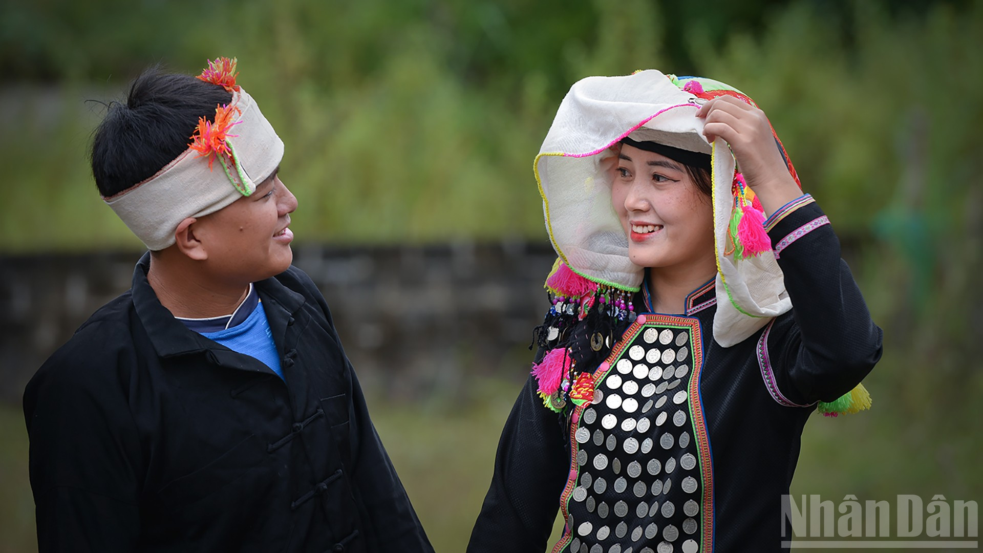 Trang phục cưới truyền thống của người Si La. 