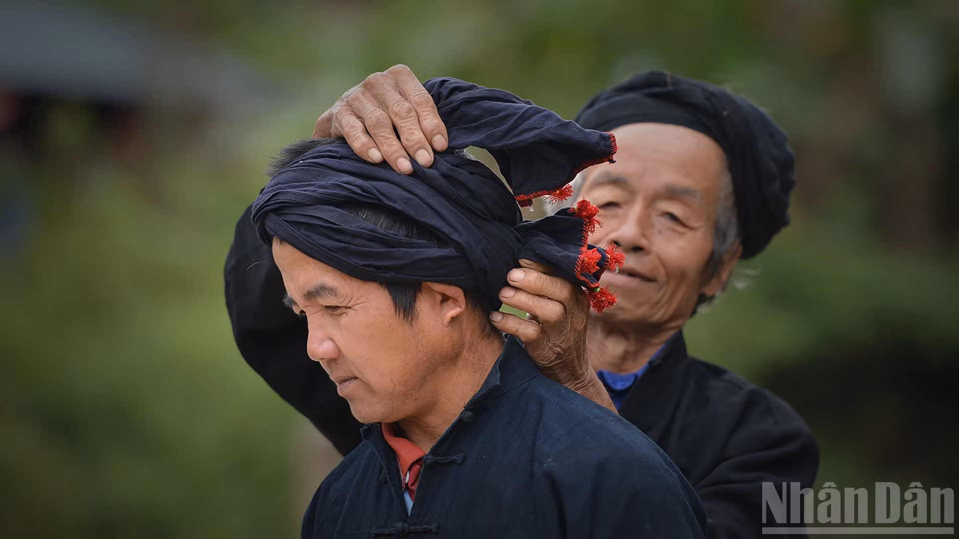 ndo_br_01-chuan-bi-trang-phuc.jpg