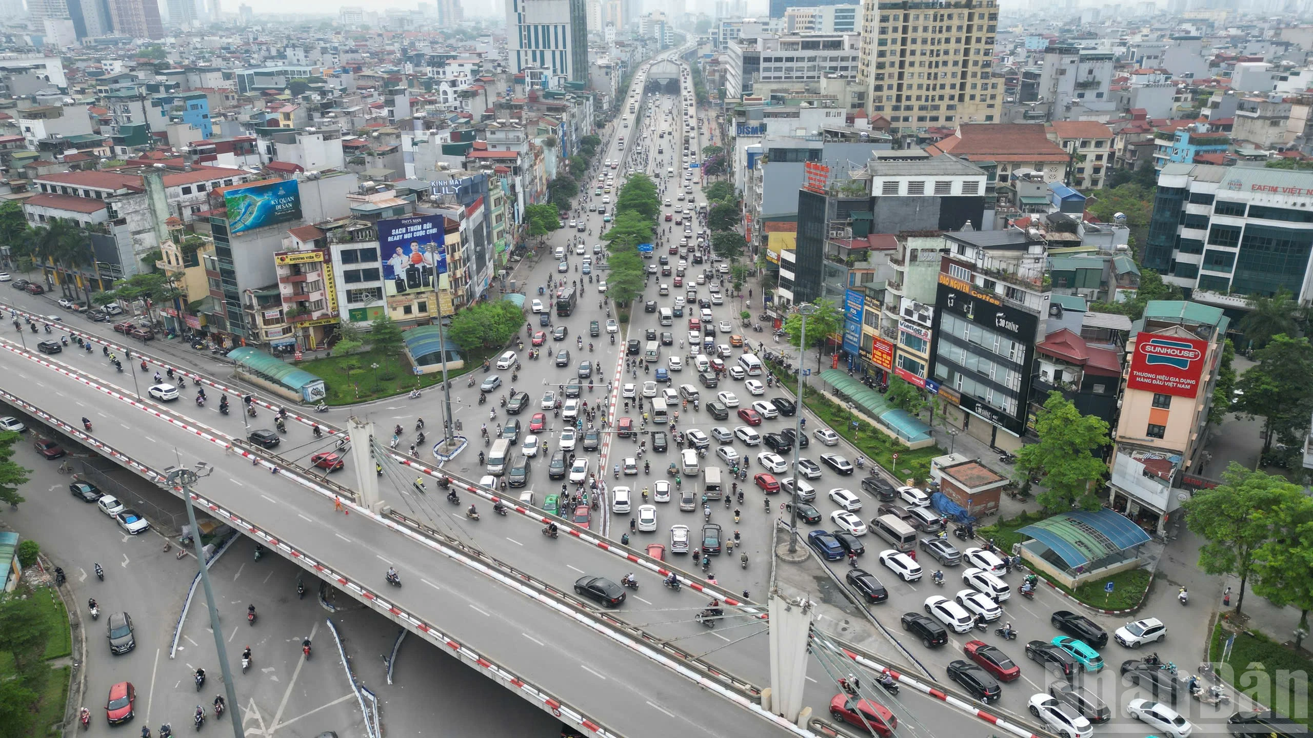 Dòng người rời Hà Nội tăng cao trong ngày đầu nghỉ lễ 10/3