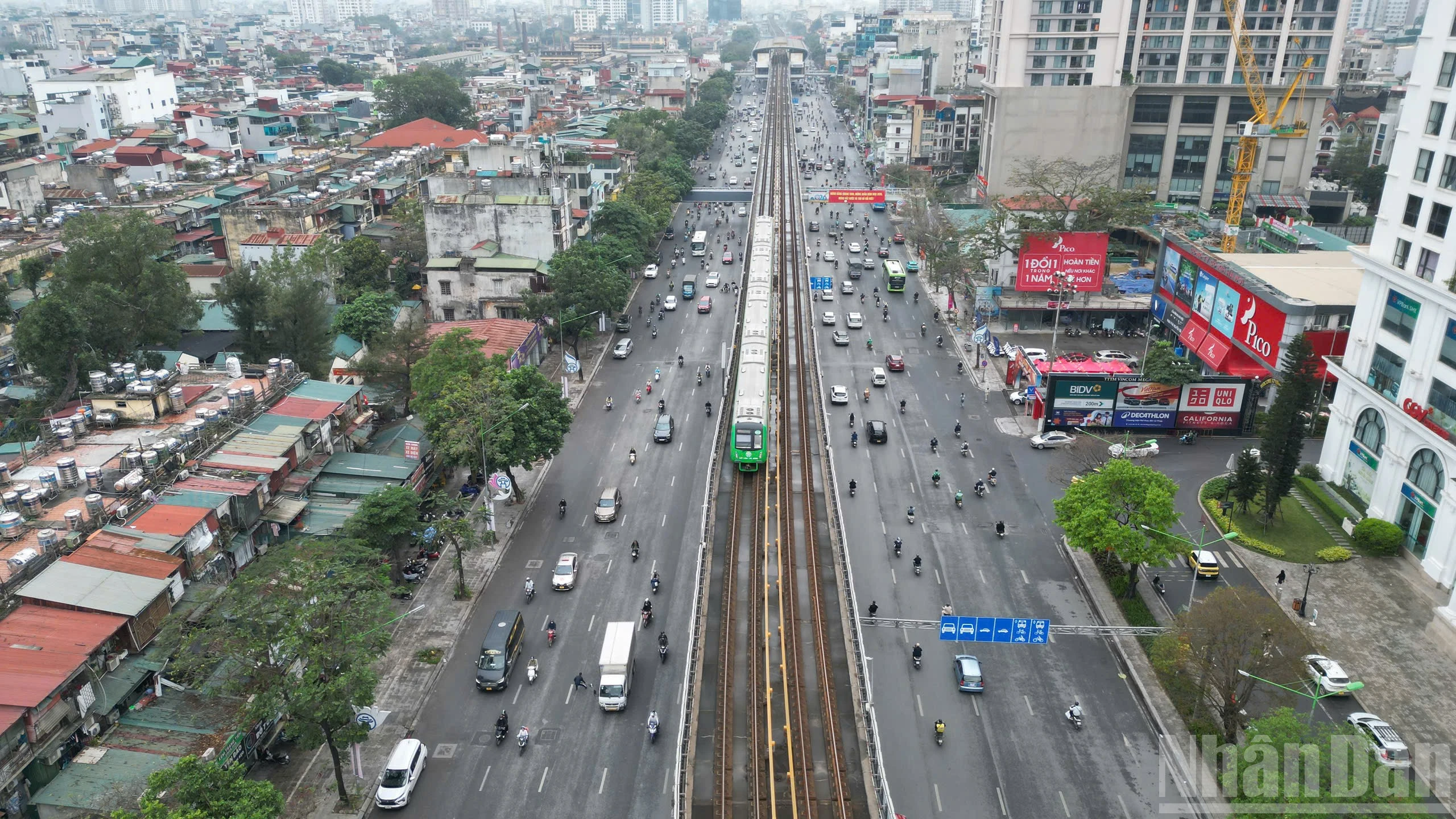 Giao thông Hà Nội thông thoáng ngày đầu làm việc sau Tết Nguyên đán