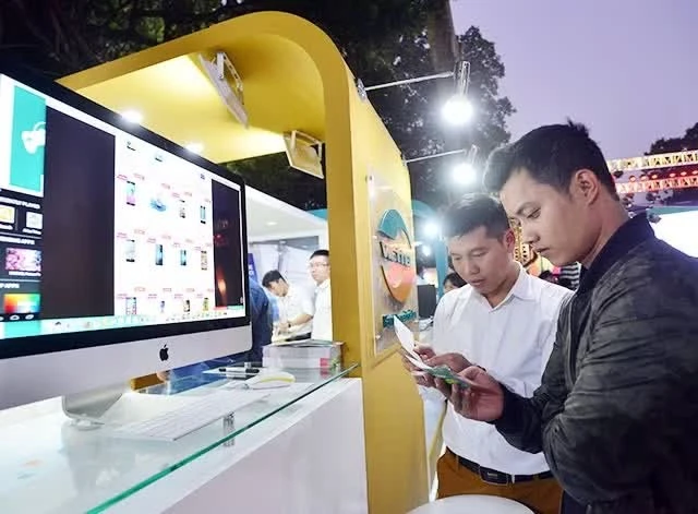 Miễn Hóa Đơn Điện Tử Cho Hộ Kinh Doanh Nhỏ: Cơ Hội Hay Thách Thức Quản Lý?