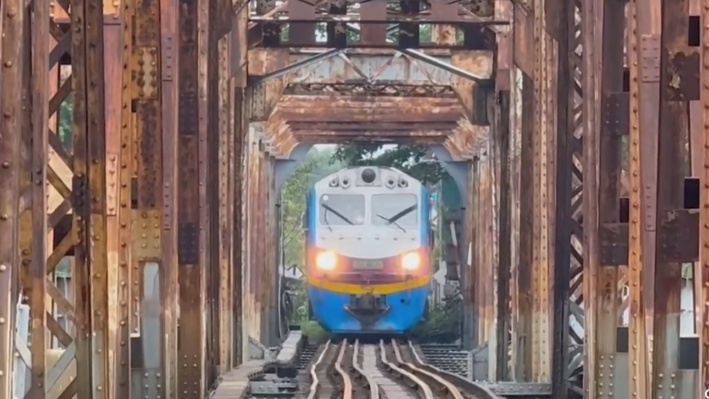 Khắc phục xong sự cố cầu Long Biên, tàu Hà Nội - Hải Phòng hoạt động bình thường | Báo Nhân Dân điện tử