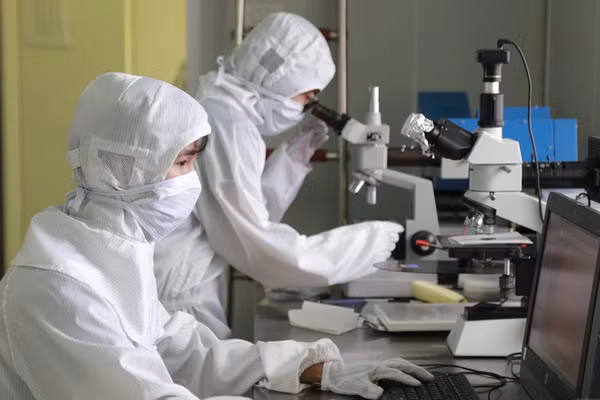 Hệ thống phòng thí nghiệm hiện đại của Trường đại học Khoa học Tự nhiên (Đại học Quốc gia Hà Nội) phục vụ đào tạo và nghiên cứu công nghệ bán dẫn. (Ảnh VNU)