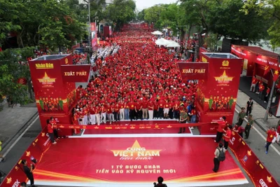 [Infographic] Những con số ấn tượng của chương trình đi bộ "Cùng Việt Nam tiến bước"
