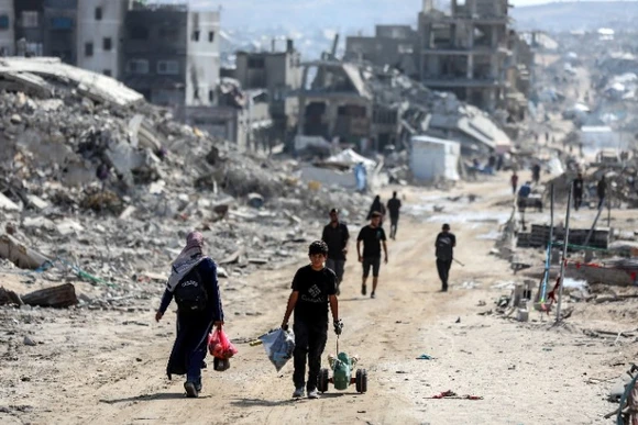 Người dân Palestine tại Dải Gaza. (Ảnh: THX/TTXVN)