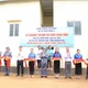 Các đại biểu cắt băng khánh thành và bàn giao nhà mới cho gia đình ông Cao Cà Yên ở xã Tây Khánh Sơn, tỉnh Khánh Hòa. (Ảnh: Quân chủng Hải quân)