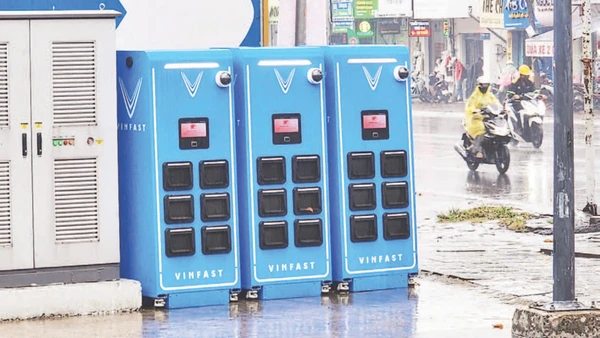 Lắp đặt tủ đổi pin cho xe điện