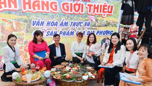 Các món ăn của đồng bào người Thái ở Than uyên rất phong phú và đa dạng luôn mời gọi du khách thưởng thức.