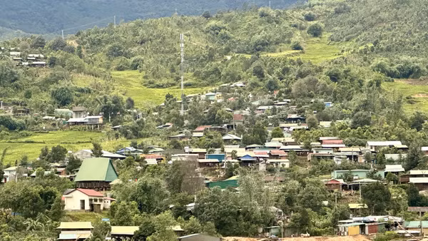 Nhiều xã, phường vùng cao tỉnh Quảng Ngãi khó khăn trong công tác cán bộ.