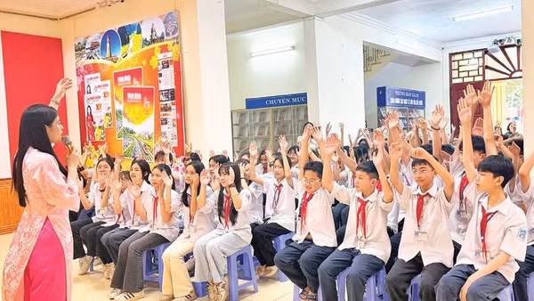 Một tiết học kỹ năng tại Trường trung học cơ sở Lý Tự Trọng, phường Hoa Lư, tỉnh Ninh Bình (Ảnh NGỌC HÀ)