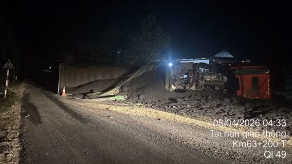 Hiện trường tai nạn lúc rạng sáng ngày 6/4 tại đèo A Co, Quốc lộ 49, thành phố Huế.